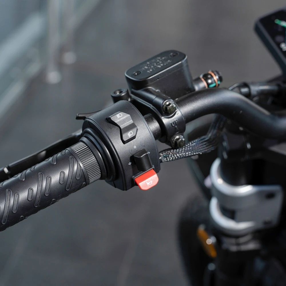 Электромотоцикл EZI HYPERIDE-R 3500W