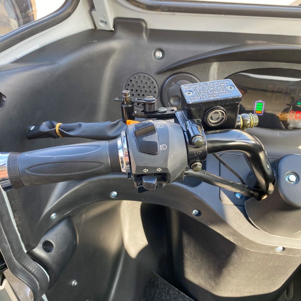 Трицикл грузовой GreenCamel Тендер E1200 (72V 2500W) кабина