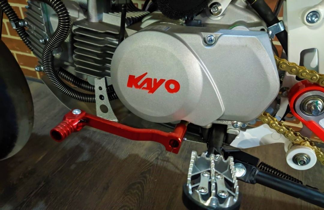 Kayo gp1 sm yx160. Kayo gp1 SM 160. Мотор на питбайк 160. Маятник Kayo gp1.