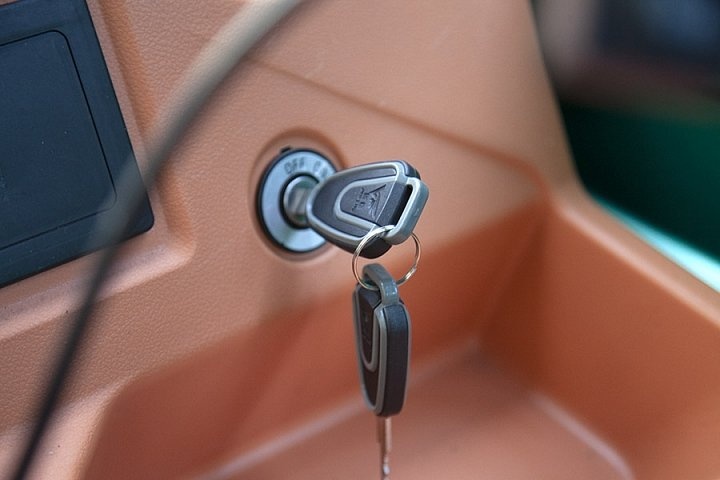 Грузовой электротрицикл Rutrike КАРГО Кабина 1500 60V1000W