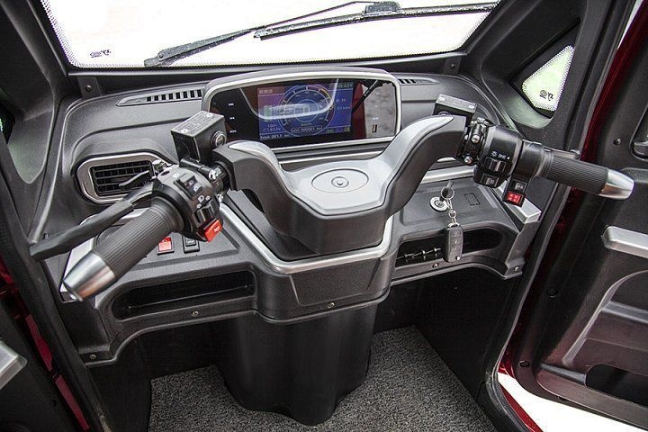 Трицикл Rutrike Кабина